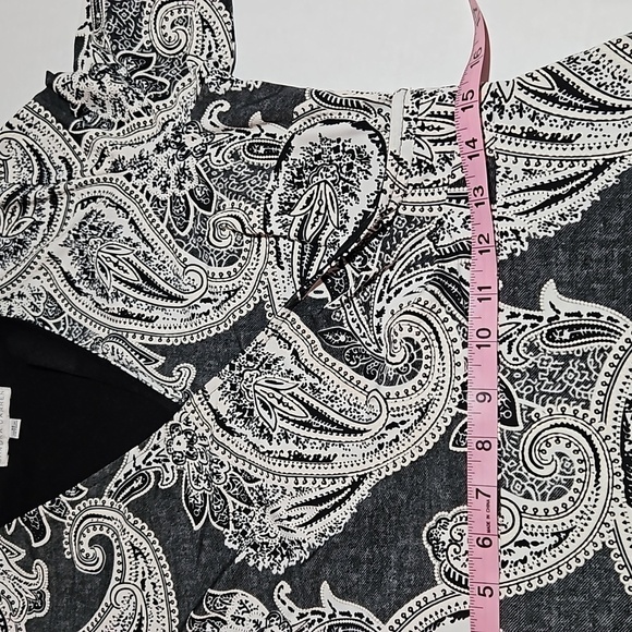 Sandra Darren | Gray and Cream Paisly Faux Wrap Knit Dress - Picture 9 of 12